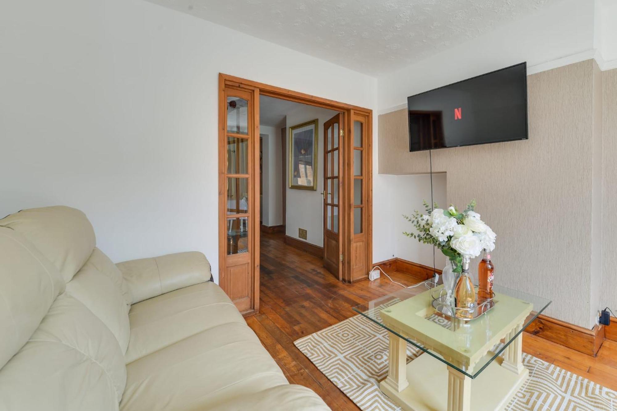 Remarkable 3-bed House In Middleton Дом отдыха Манчестер