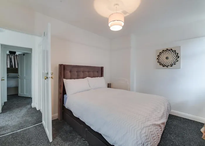 Remarkable 3-Bed House In Middleton Manchester