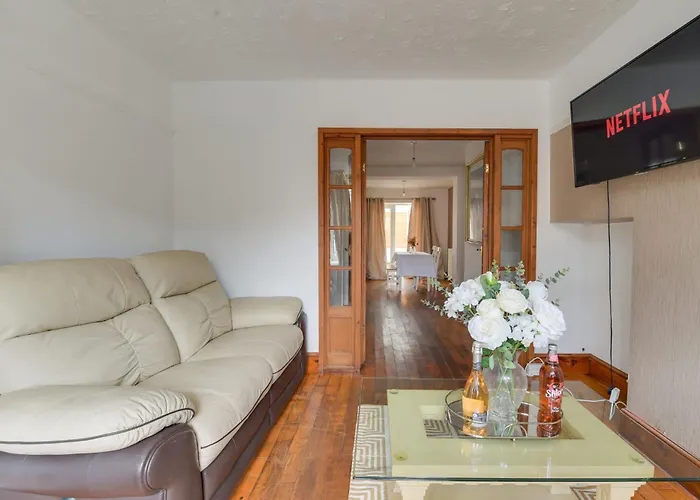 Remarkable 3-Bed House In Middleton Manchester