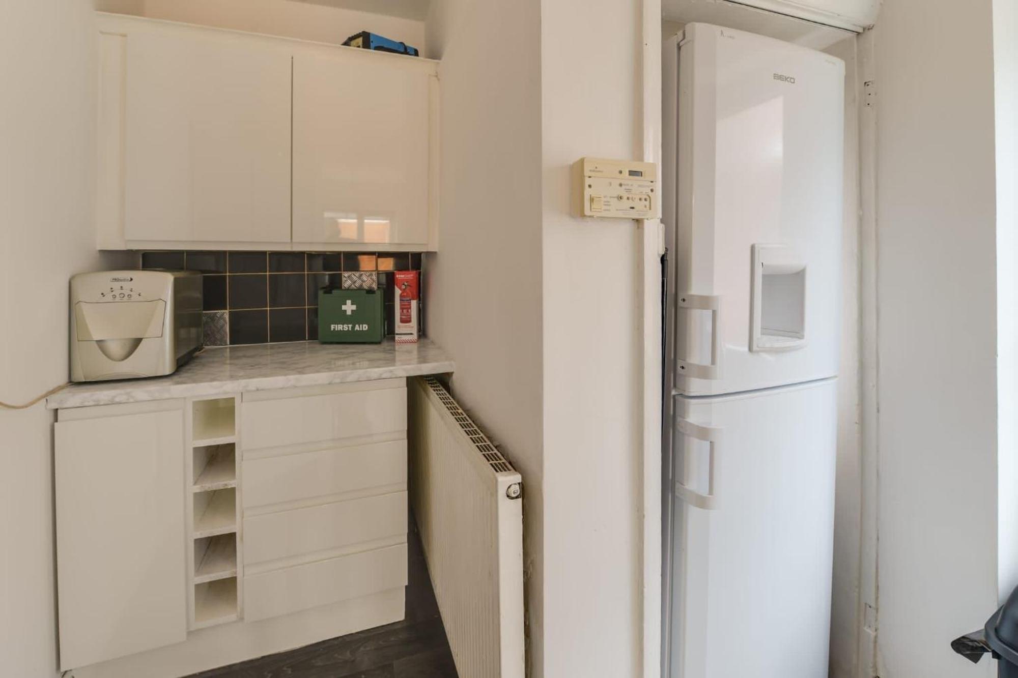 Remarkable 3-bed House In Middleton * Manchester